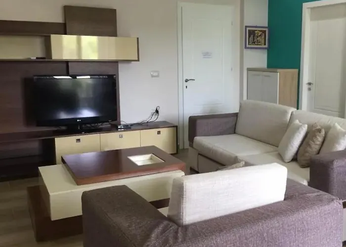 Misol Апартаменты Polisi i Vogel